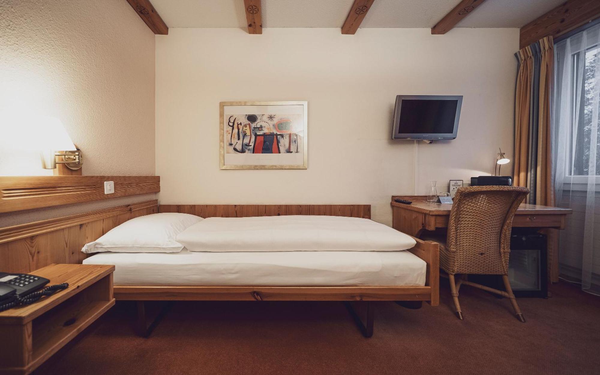 Mountain Plaza Hotel 4*